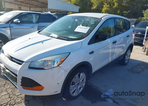 2015 Ford Escape S z USA, uszkodzony, nr VIN 1FMCU0F77FUB91239
